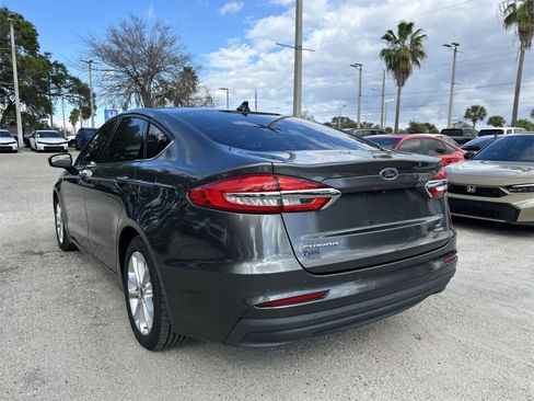 Used 2020 Ford Fusion SE image 4