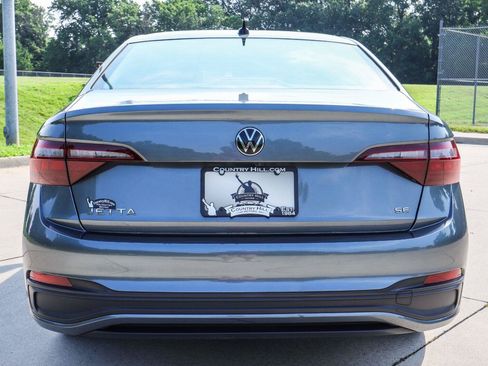 Used 2024 Volkswagen Jetta SE FWD image 19