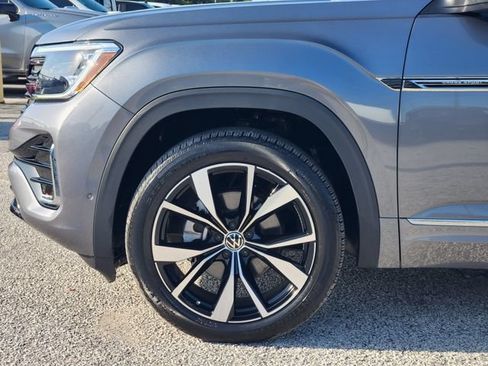 Used 2025 Volkswagen Atlas Cross Sport SEL Premium R-Line AWD/4WD image 8