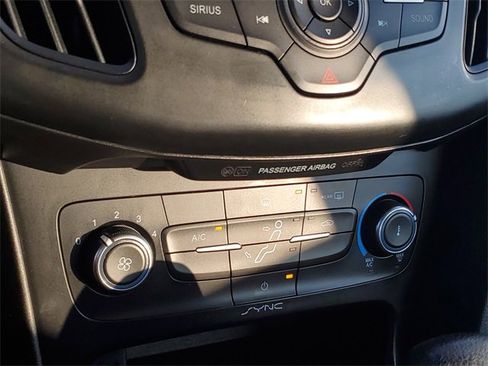 Used 2018 Ford Focus SE image 19