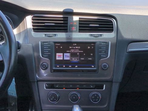 Used 2017 Volkswagen Golf Alltrack S AWD/4WD image 17