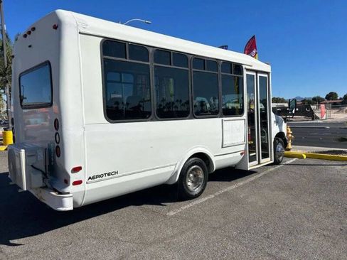 Used 2006 Ford E-350 and Econoline 350 Super Duty image 8