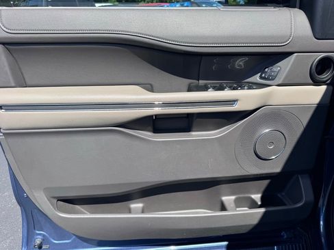 Used 2020 Ford Expedition XLT w/ Equipment Group 202A AWD/4WD image 24
