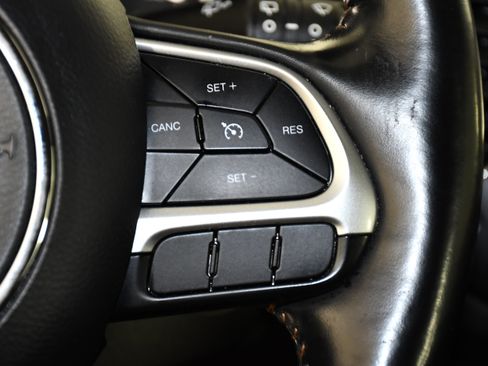 Used 2018 Jeep Compass Latitude w/ Cold Weather Group AWD/4WD image 21