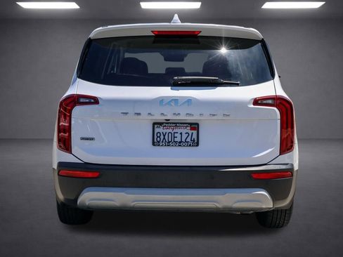 Used 2022 Kia Telluride LX AWD/4WD image 5