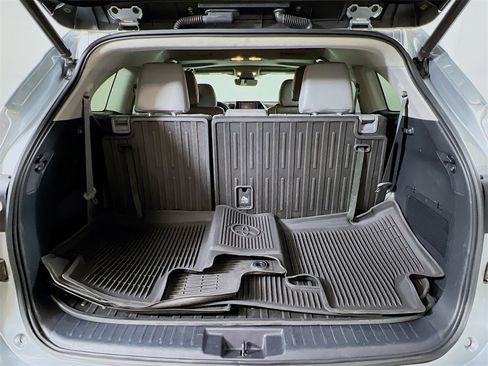 Used 2021 Toyota Highlander XLE image 24