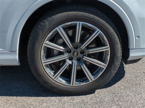 Used 2023 Audi Q7 Premium Plus image 11