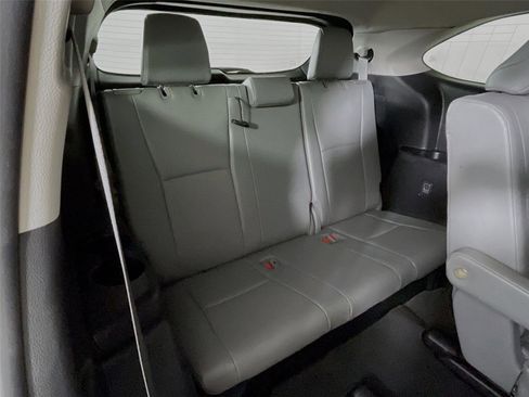 Used 2021 Toyota Highlander XLE image 31