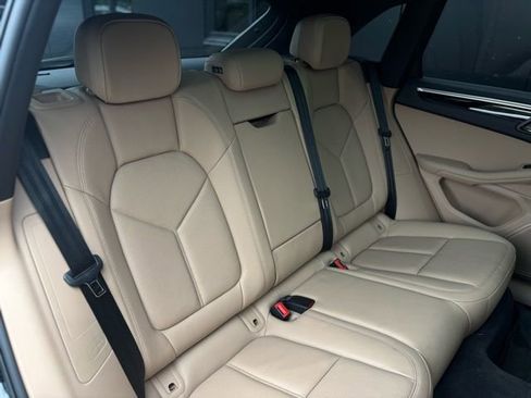 Used 2023 Porsche Macan image 55