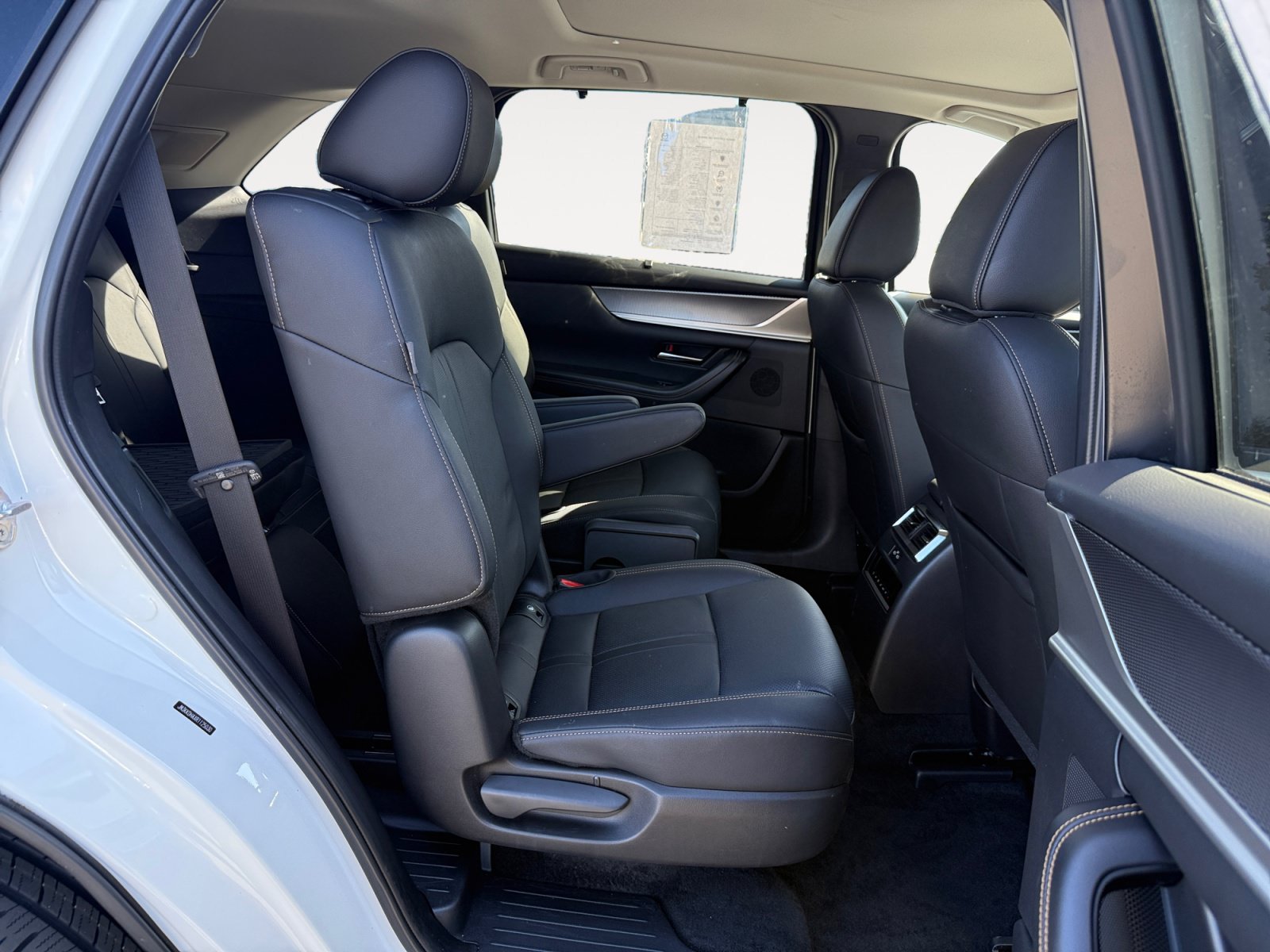 Certified 2024 MAZDA CX-90 Plug-In Hybrid w/ Premium Pkg AWD/4WD image 18