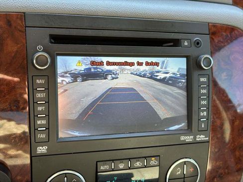 Used 2013 Chevrolet Avalanche LTZ image 33