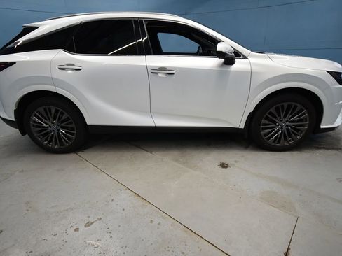 Used 2024 Lexus RX 350h image 32