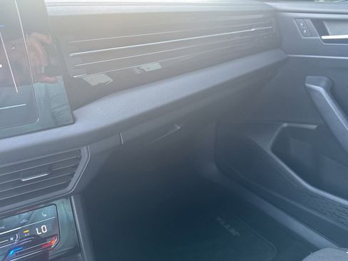 Used 2025 Volkswagen Jetta Sport FWD image 30