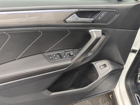 Used 2024 Volkswagen Tiguan SE R-Line image 53