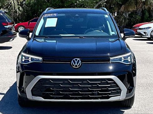 Certified 2025 Volkswagen Taos SE w/ Panoramic Sunroof Package image 10