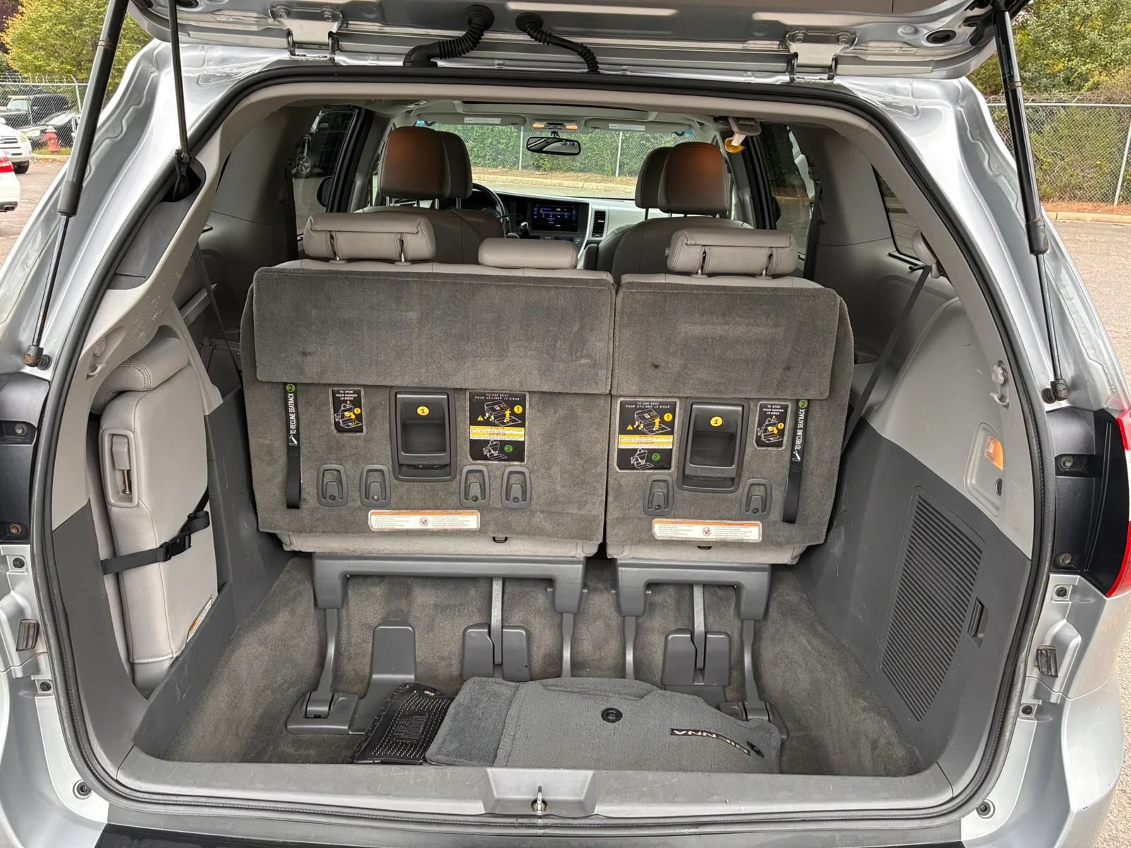 Used 2015 Toyota Sienna XLE FWD image 44