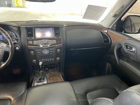 Used 2017 INFINITI QX80 4WD w/ Driver Assistance Package image 16