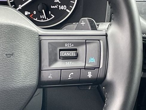Used 2025 Nissan Rogue SV AWD/4WD image 14