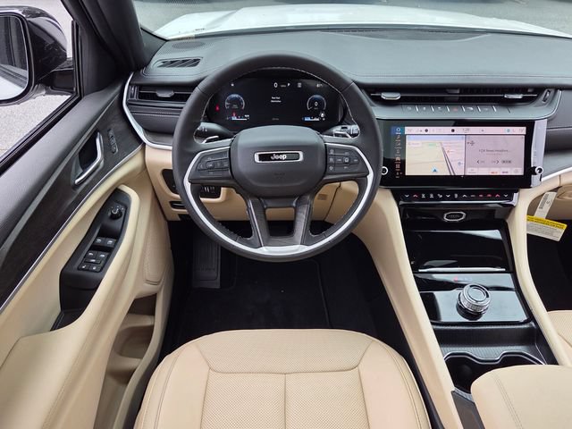 New 2026 Jeep Grand Cherokee Limited w/ Luxury Tech Group II RWD image 13