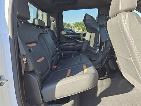 Used 2023 GMC Sierra 1500 AT4 w/ AT4 Premium Package image 32