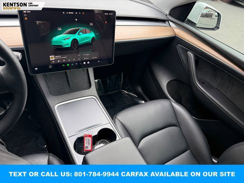 Used 2022 Tesla Model Y Performance image 21