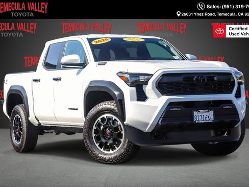Certified 2025 Toyota Tacoma TRD Off-Road AWD/4WD image 1