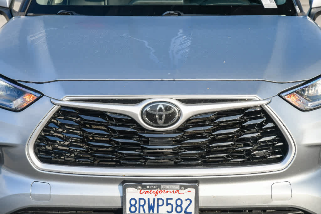 Used 2020 Toyota Highlander XLE w/ Preferred Accessory Package AWD/4WD image 5