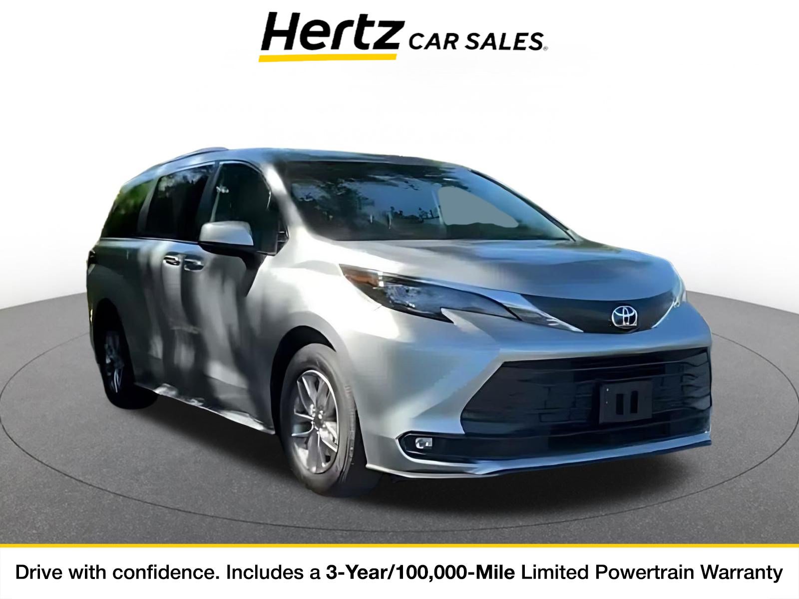 Used 2025 Toyota Sienna XLE FWD image 1