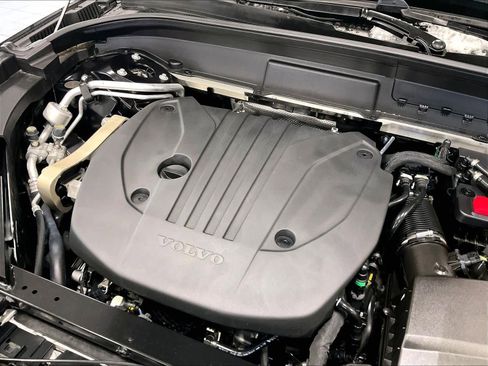 Used 2024 Volvo XC60 B5 Plus image 47