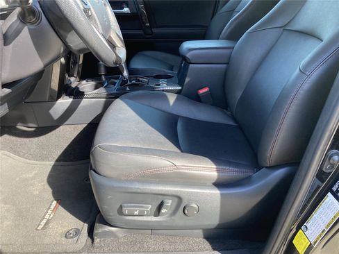 Used 2024 Toyota 4Runner TRD Off-Road Premium image 27