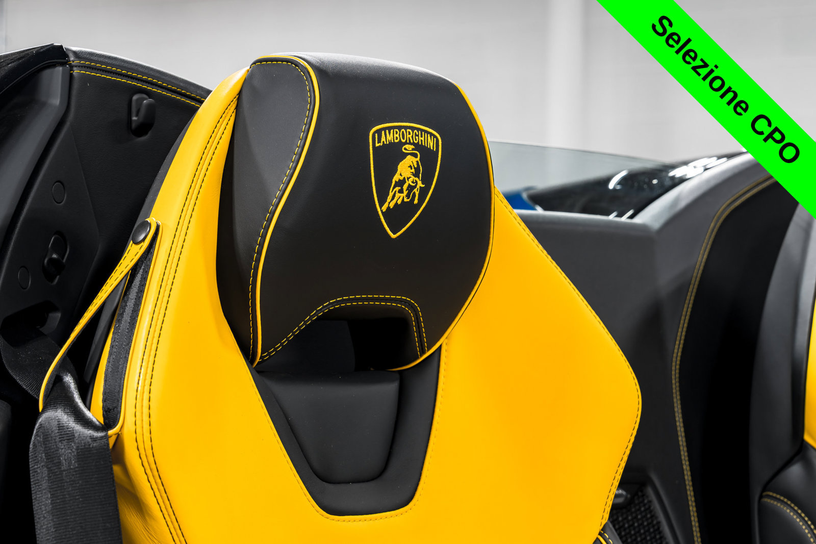 Used 2023 Lamborghini Huracan EVO AWD/4WD image 34