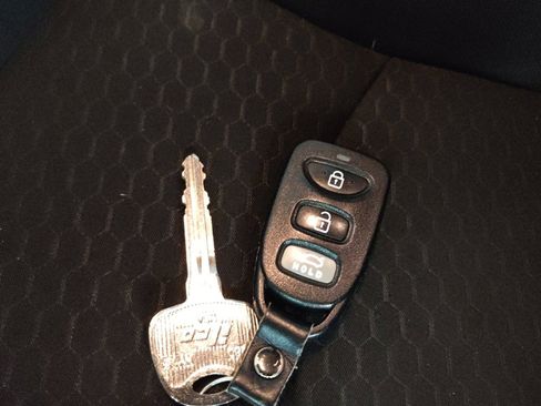 Used 2020 Hyundai Elantra SE w/ Cargo Package (C1) image 32