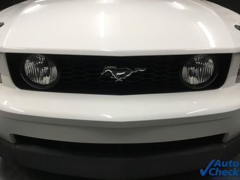 Used 2005 Ford Mustang GT Premium image 16