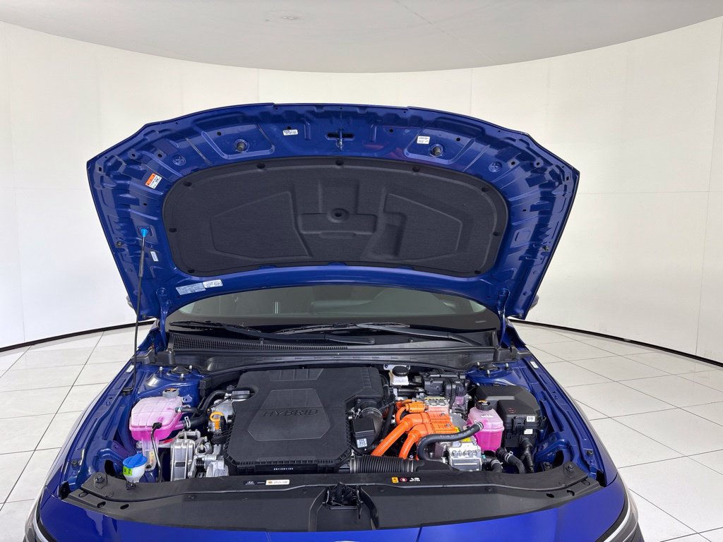 Certified 2025 Hyundai Elantra Hybrid FWD image 11