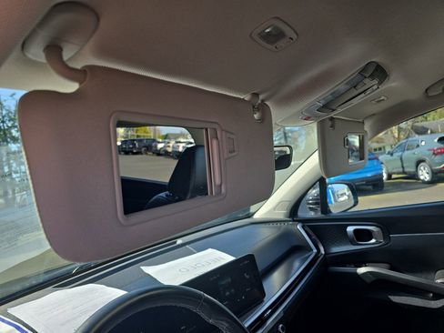 Used 2024 Kia Sorento S image 13