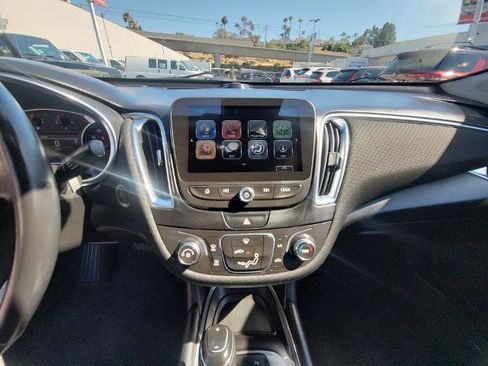 Used 2017 Chevrolet Malibu LT w/ Driver Confidence Package FWD image 13