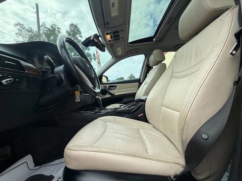 Used 2011 BMW 335i xDrive Sedan image 23