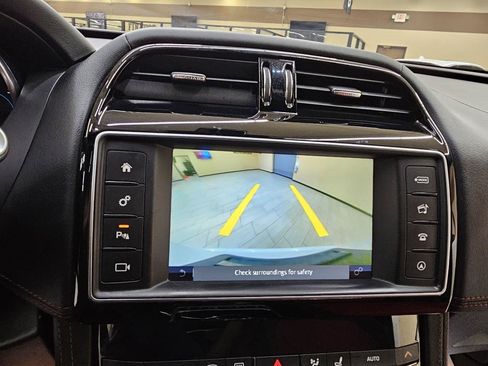 Used 2018 Jaguar F-PACE R-Sport AWD/4WD image 33