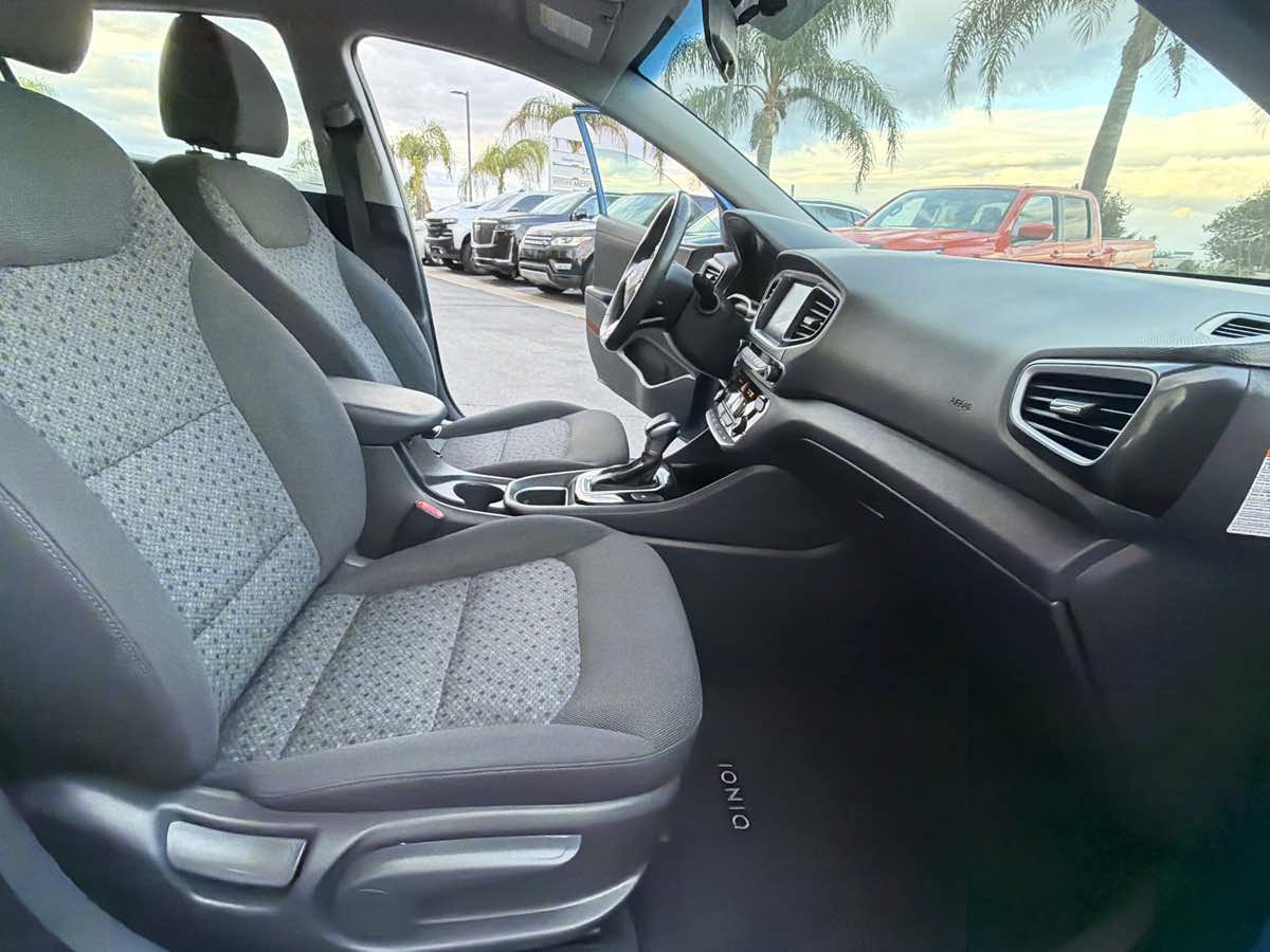 Used 2017 Hyundai Ioniq SEL FWD image 19