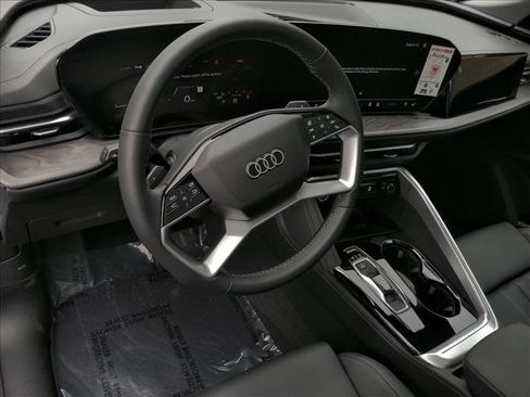 Used 2025 Audi Q5 Premium Plus w/ Premium Plus image 9