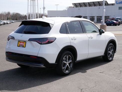 Used 2024 Honda HR-V EX-L image 7