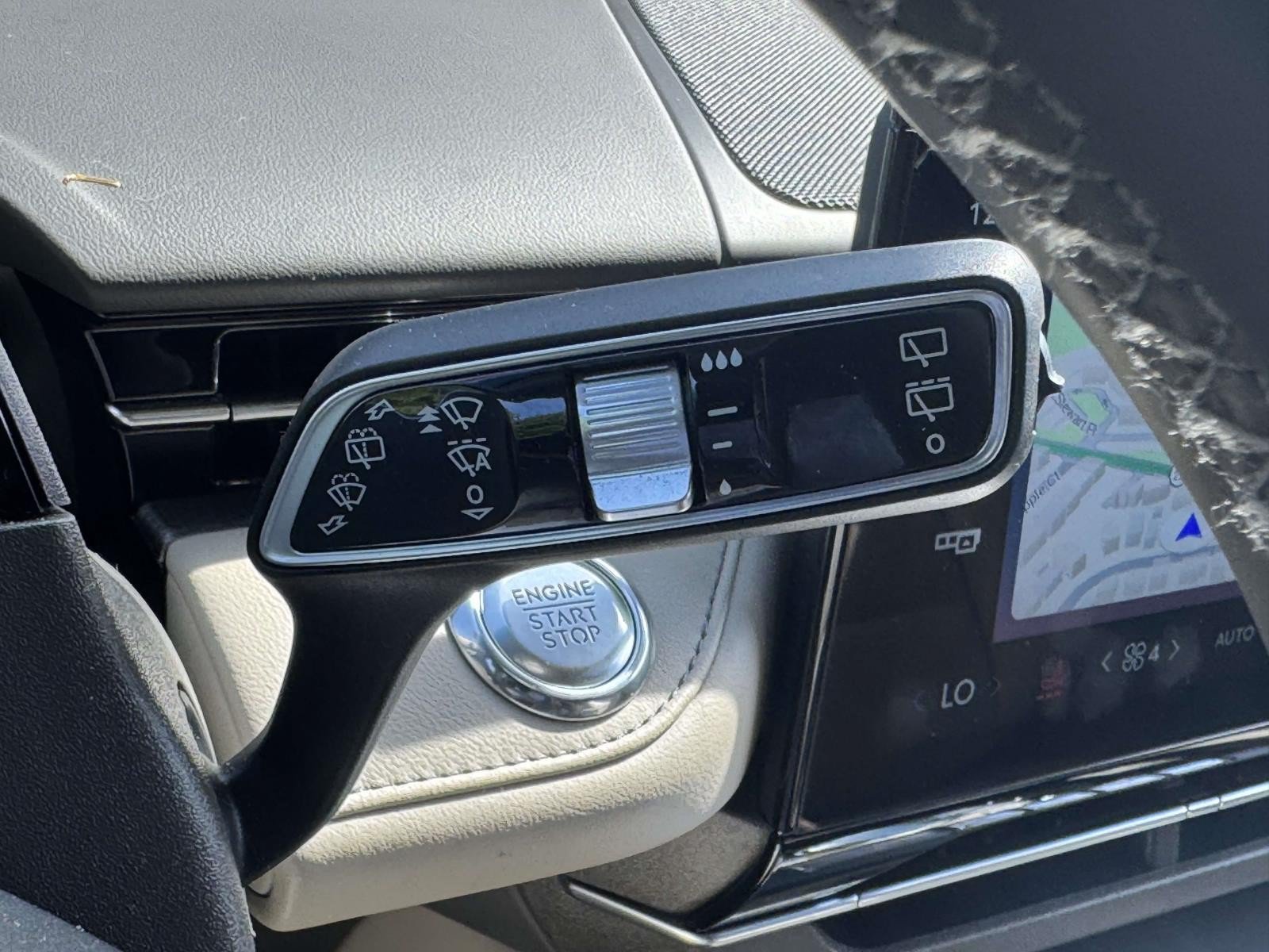 Used 2024 Lincoln Nautilus Premier AWD/4WD image 22