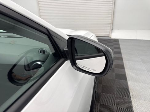 New 2025 Chevrolet Trax RS image 26