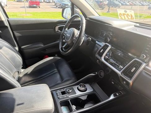 Used 2022 Kia Sorento EX FWD image 9