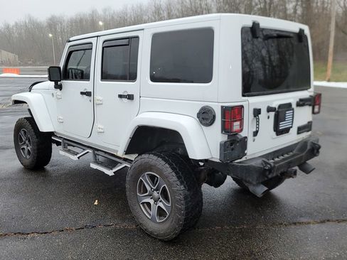 Used 2015 Jeep Wrangler Unlimited Sahara image 9