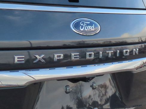 Used 2023 Ford Expedition Max Limited image 13