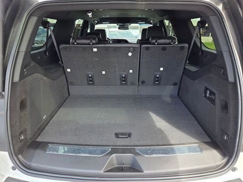 Used 2022 Cadillac Escalade ESV Luxury image 11