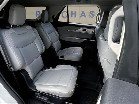 Used 2025 Ford Explorer Active w/ Active Comfort Package AWD/4WD image 27