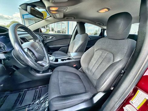 Used 2016 Chrysler 200 Limited w/ Convenience Group FWD image 13