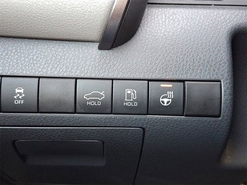 Used 2022 Toyota Camry SE image 23